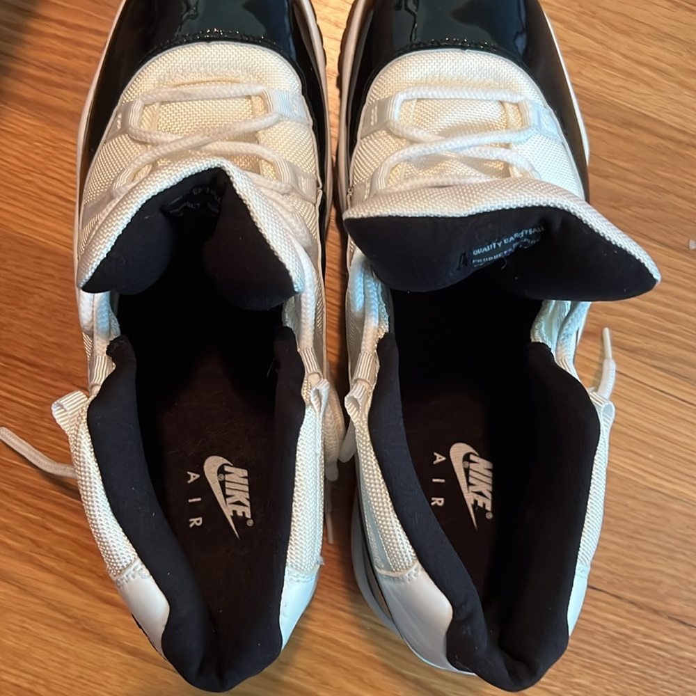 Deadstock. Size 13 2000 Jordan Retro XI Concord. - Picture 6 of 8